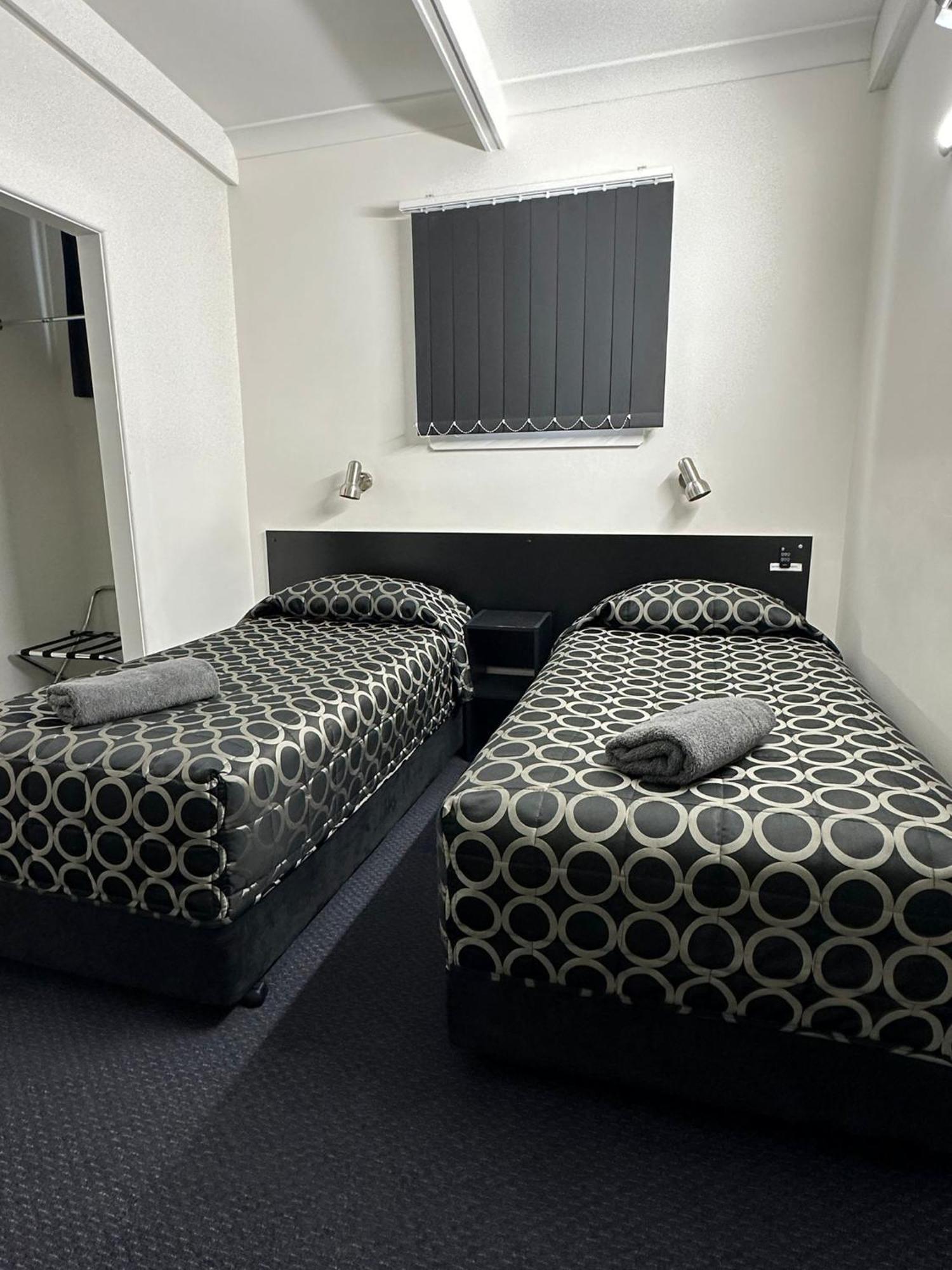Twin Swans Motel Інферел Екстер'єр фото