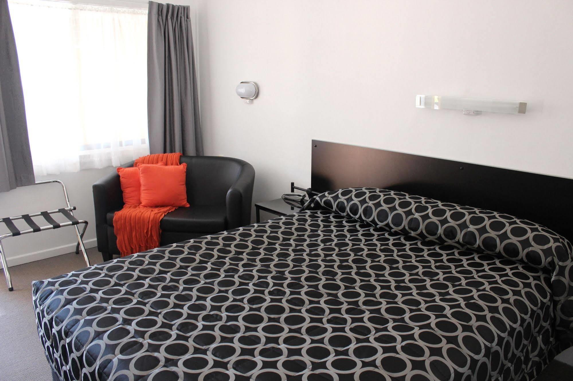 Twin Swans Motel Інферел Екстер'єр фото